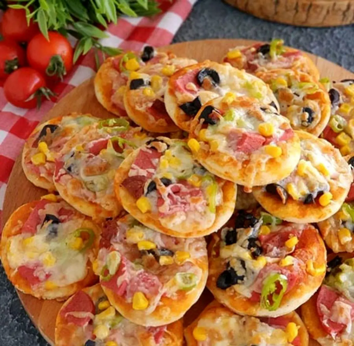 مینی پیتزا مرغ و پنیر