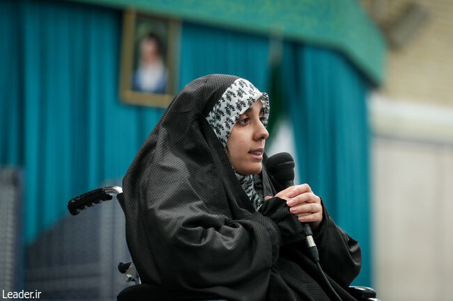 سرمقاله فرهیختگان/ دیدار؛ با چادرِ مادر و شعرهای پدر