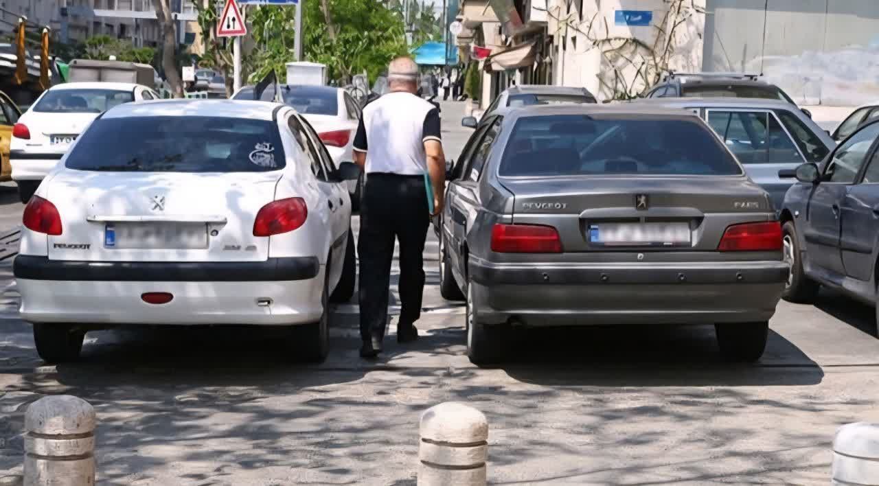 تشدید برخورد پلیس راهور گیلان با پارک خودرو‌ها در پیاده‌راه‌ها