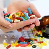 راههای جلوگیری از گیر کردن قرص در گلو