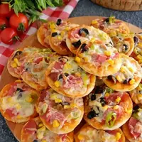 مینی پیتزا مرغ و پنیر