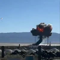 سقوط جنگنده اف ۱۶ آمریکایی در نزدیکی فرودگاه