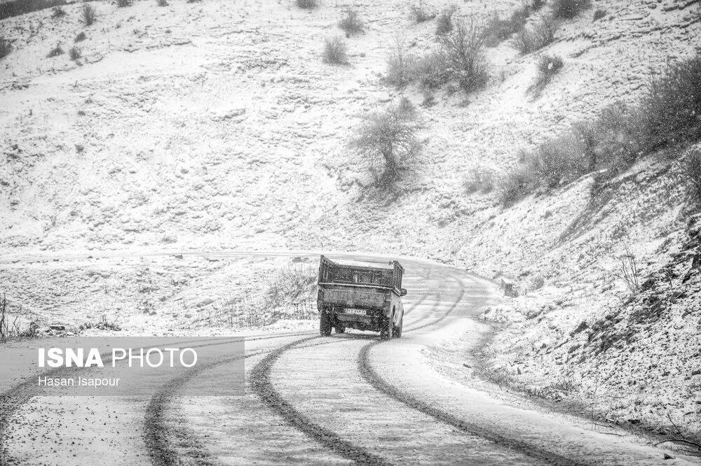 عکس/ بارش برف پاییزی در روستاهای کوهستانی سوادکوه