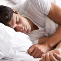 میکروبهای روده و کمخوابی: آیا باکتریها روی خواب ما تأثیر میگذارند؟