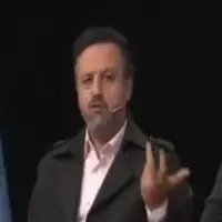 خاندوزی: نزاع غرب یا شرق یک بازی کودکانه و ساختگی برای منفعت سیاسیون داخلی است