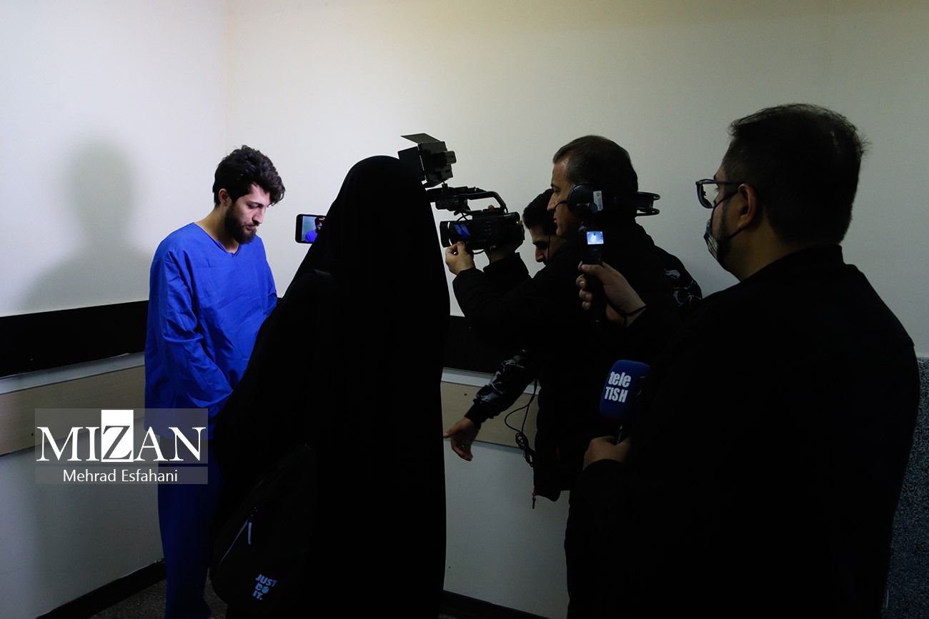 عکس/دستگیری کلاهبردار مامورنما در تاکسیهای اینترنتی