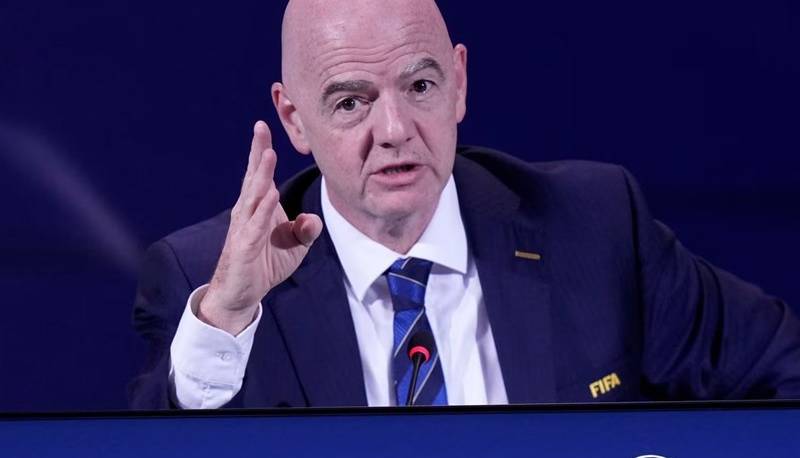 مداخله اینفانتینو برای جلوگیری از افشاگری مجری مراسم قرعهکشی جام جهانی