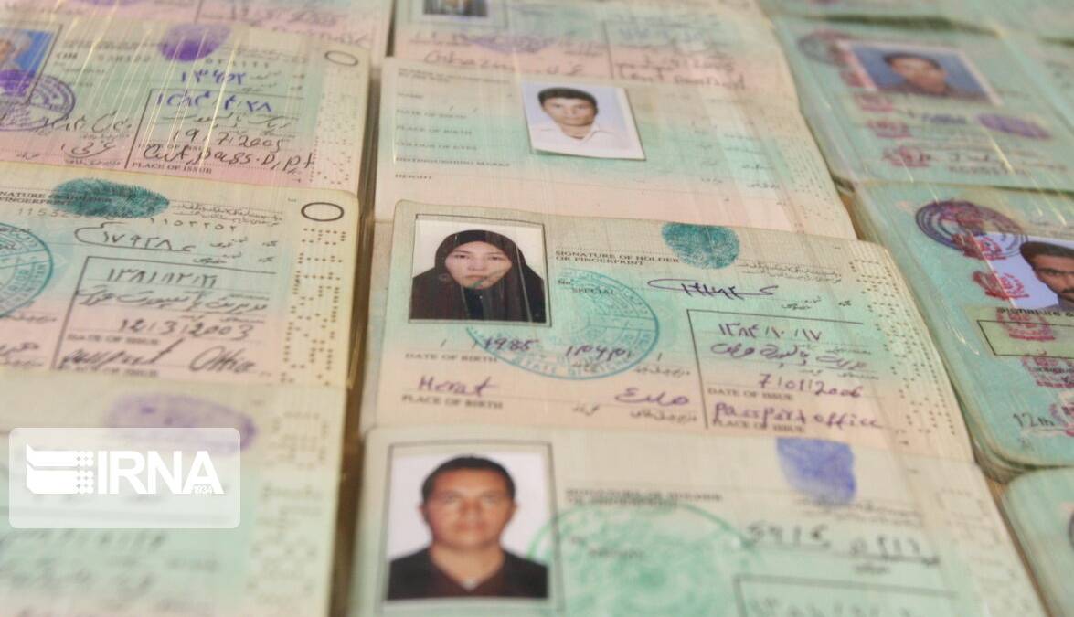 جعل کننده اقامت اتباع خارجی در مشهد دستگیر شد