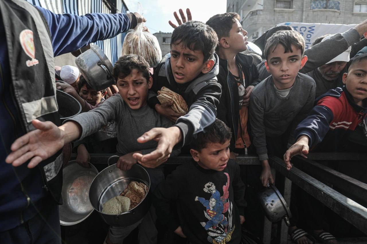  تصاویری دردناک از توزیع نان و کمک‌های غذایی به مردم غزه  