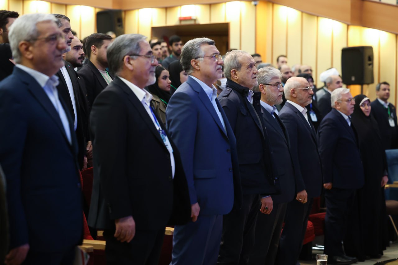 عکس/ برگزاری مراسم روز دانشجو با حضور پزشکیان