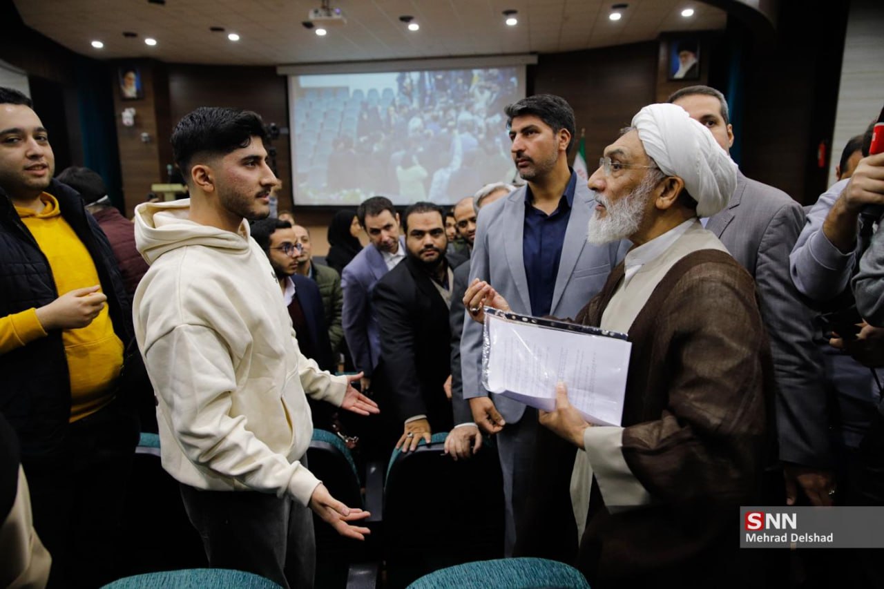جلسه پرتنش پورمحمدی با دانشجویان دانشگاه علوم تحقیقات