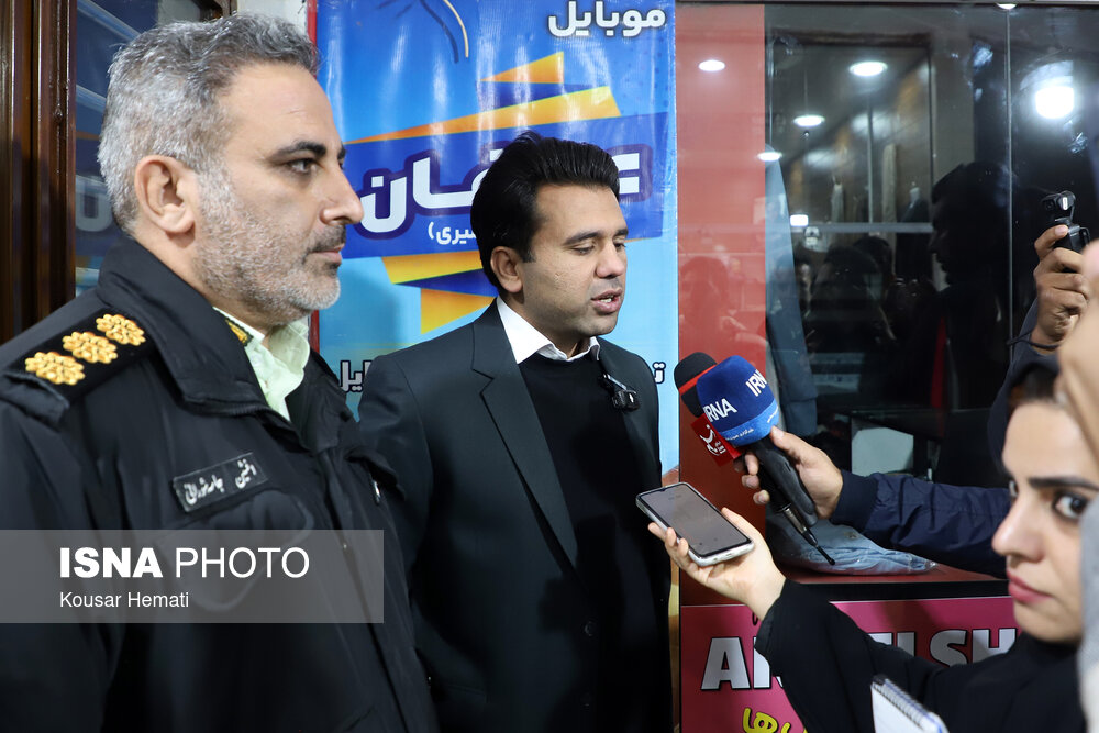 بازسازی صحنه سرقت مسلحانه از یک طلافروشی - کرمانشاه