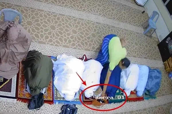 سرقت کیف زنان هنگام اقامه نماز در مسجد