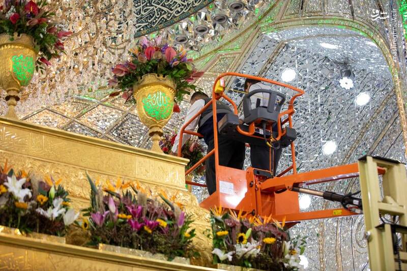 عکس/گل‌آرایی ضریح نورانی سیدالشهدا برای ولادت مادر سادات