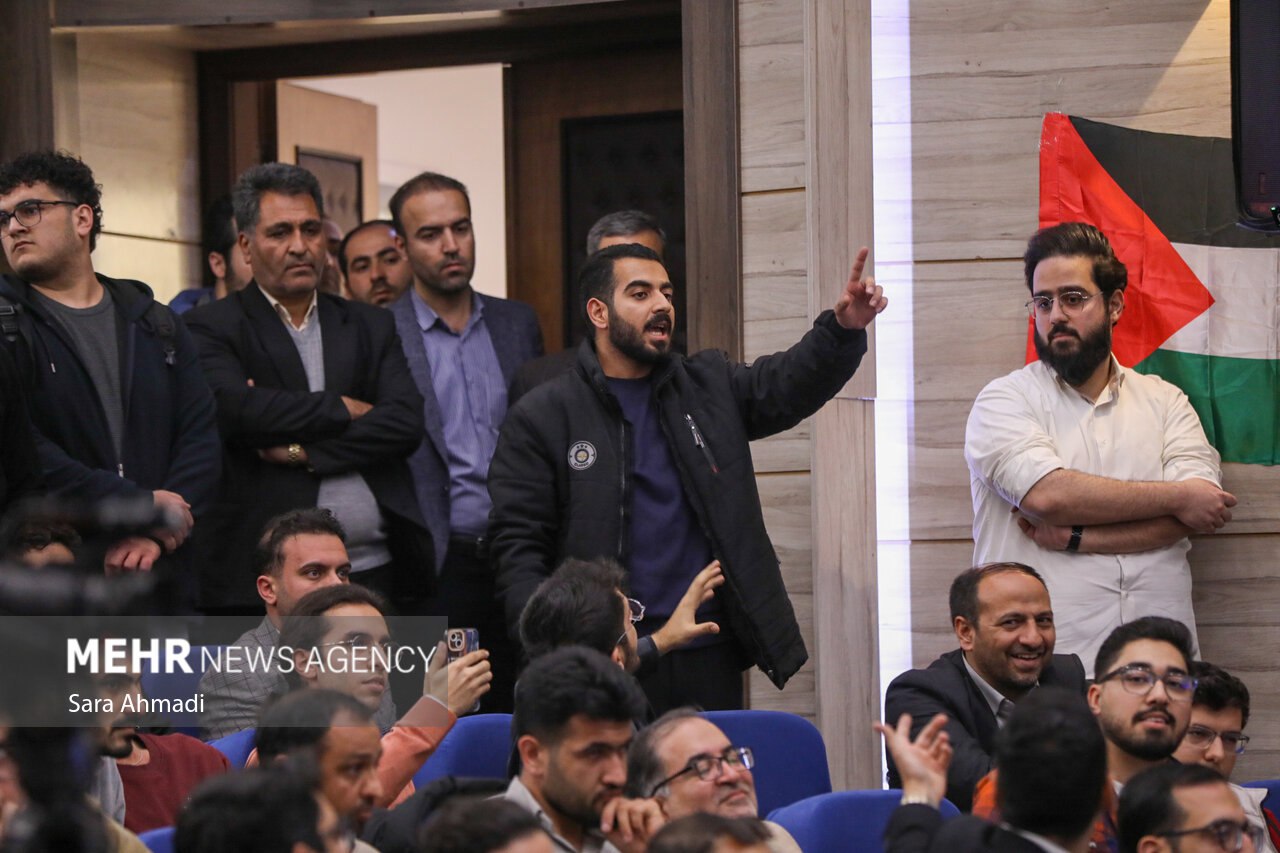 نشست صمیمانه دانشجویان با معاون اجرایی رئیسجمهور در مشهد