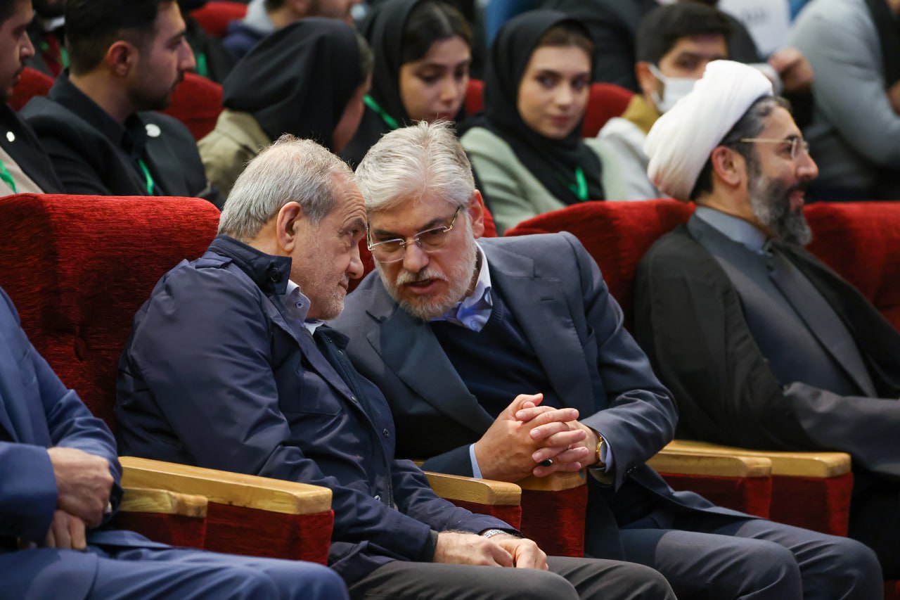 عکس/ برگزاری مراسم روز دانشجو با حضور پزشکیان