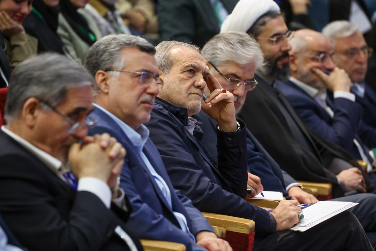 عکس/ برگزاری مراسم روز دانشجو با حضور پزشکیان