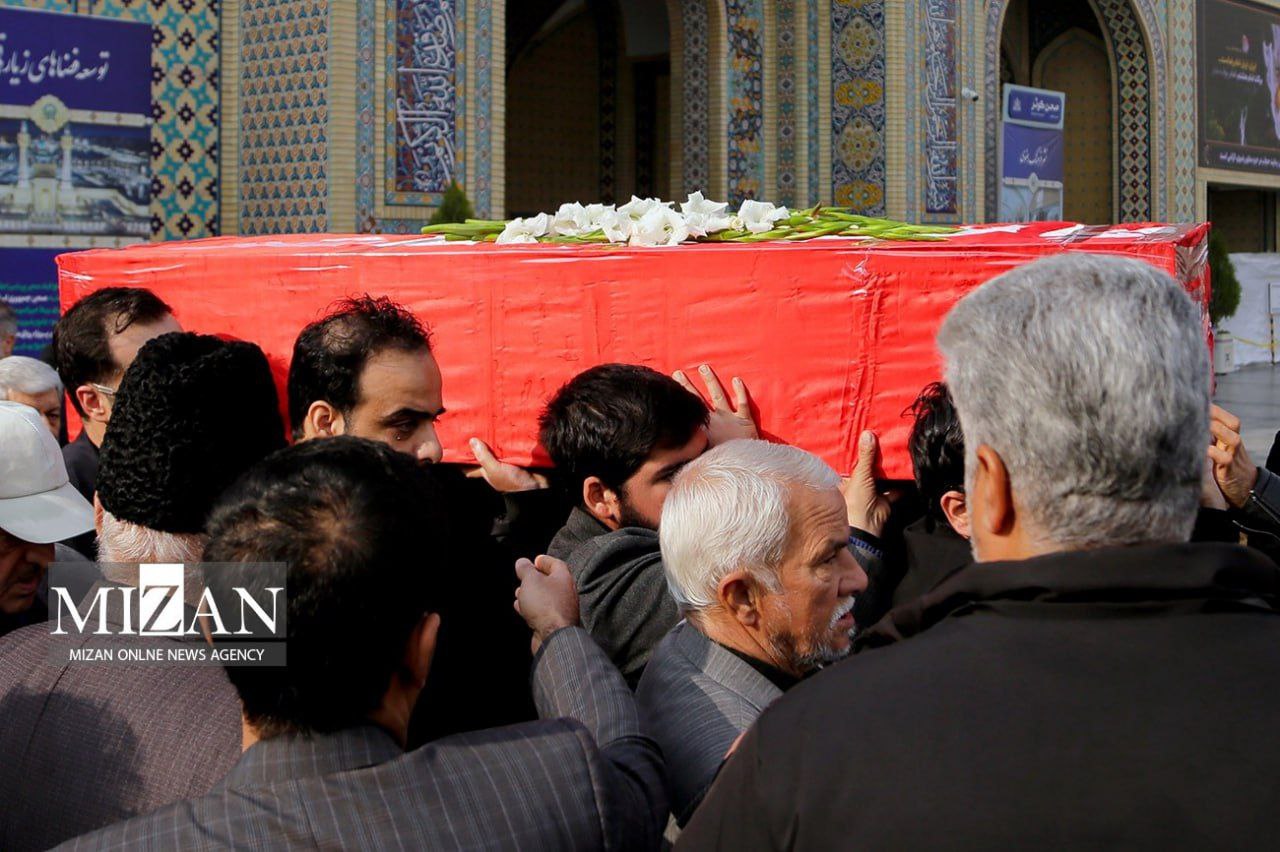 عکس/  تشییع پیکر فرزند دیگر معاون رئیس‌جمهور در حرم رضوی 
