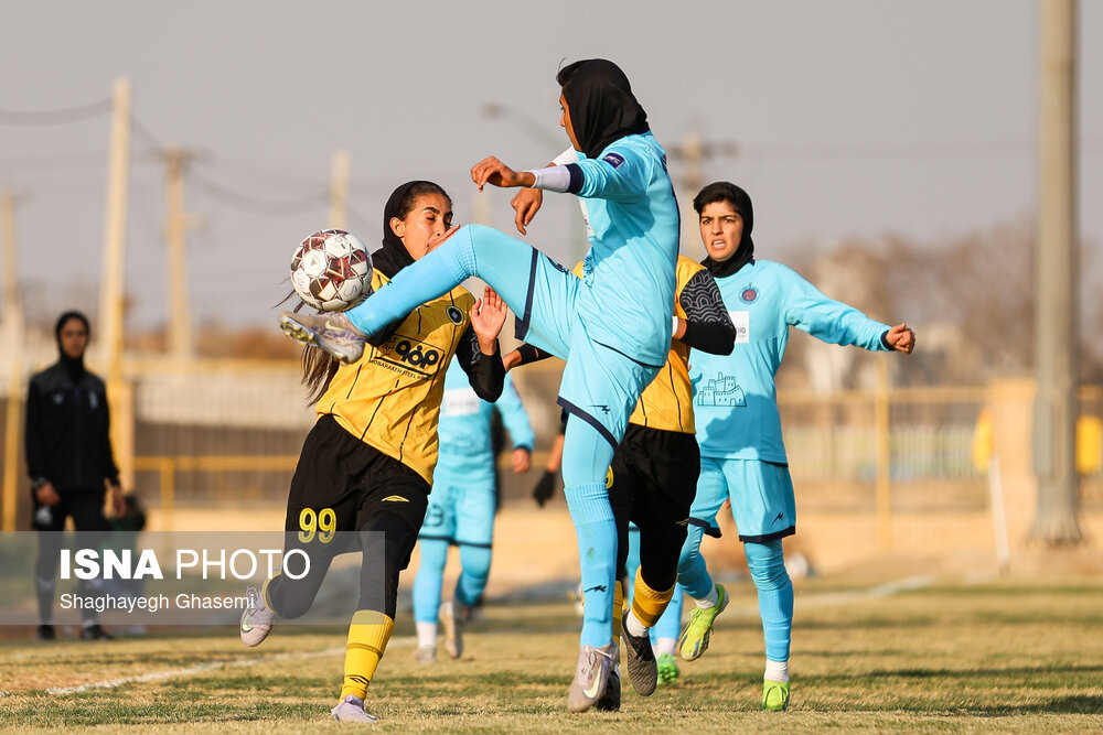 هفته نهم لیگ برتر فوتبال بانوان ایران؛ سپاهان اصفهان - خاتون بم