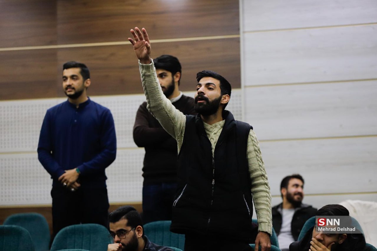 جلسه پرتنش پورمحمدی با دانشجویان دانشگاه علوم تحقیقات