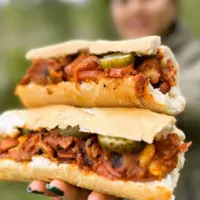 سوسیس بندری؛ ساندویچی که از قدیم تا امروز محبوب ماند