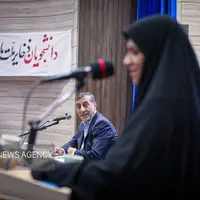 نشست صمیمانه دانشجویان با معاون اجرایی رئیس‌جمهور در مشهد