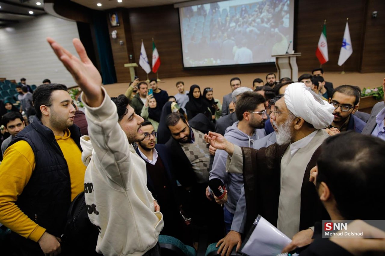 جلسه پرتنش پورمحمدی با دانشجویان دانشگاه علوم تحقیقات