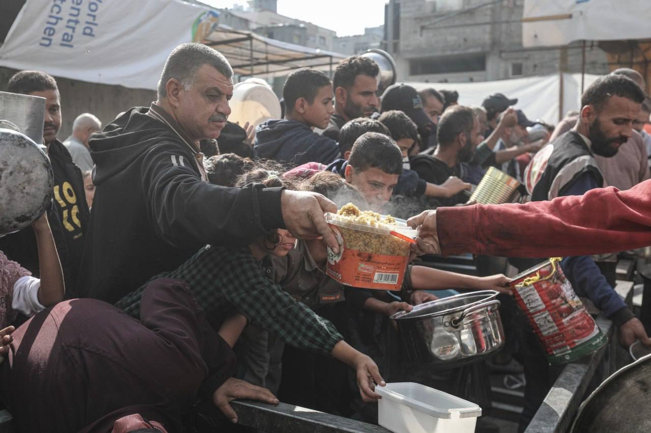  تصاویری دردناک از توزیع نان و کمک‌های غذایی به مردم غزه  