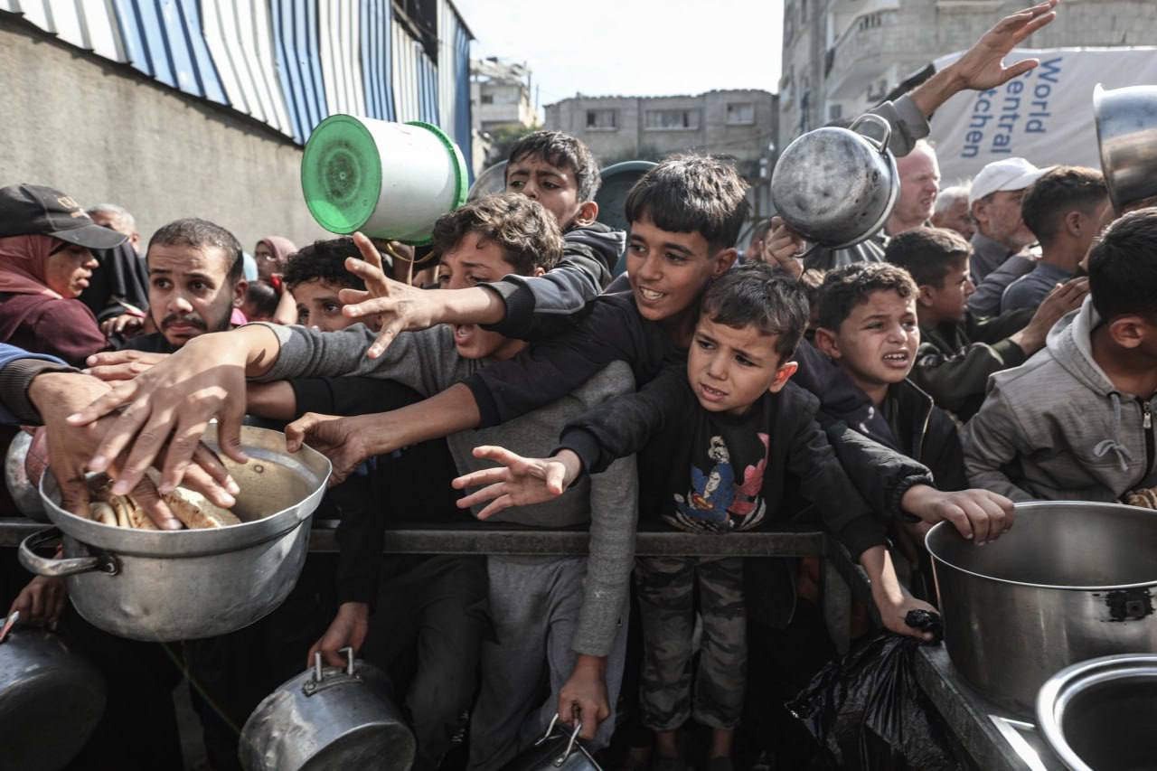  تصاویری دردناک از توزیع نان و کمک‌های غذایی به مردم غزه  