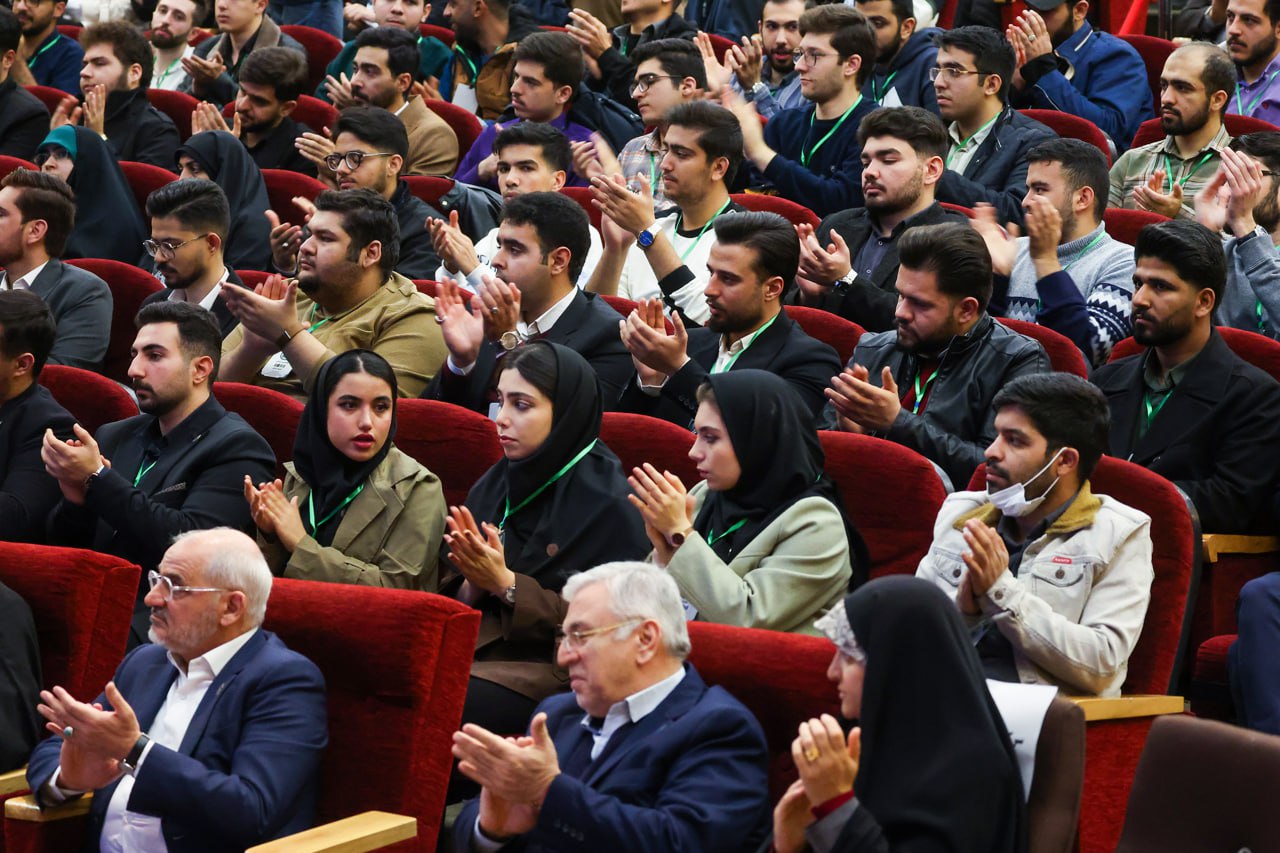 عکس/ برگزاری مراسم روز دانشجو با حضور پزشکیان