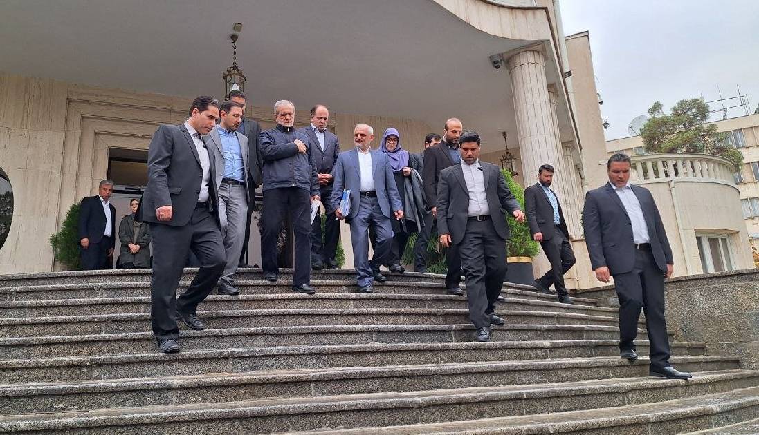 سرمقاله سازندگی/ کمک به دولت