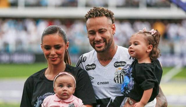 نیمار: از نظر روانی کم آوردم، باید جراحی کنم