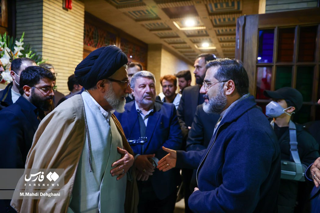 حضور شخصیت های سیاسی و کشوری در مراسم ترحیم خانوادۀ سقاب اصفهانی