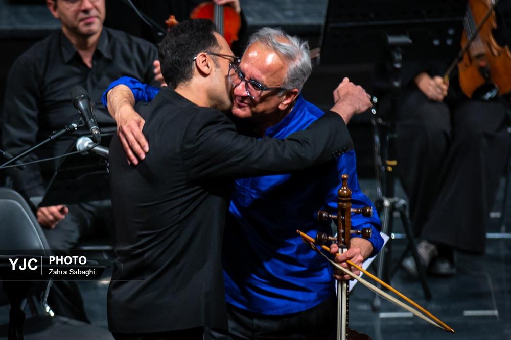 ارکستر سمفونیک «کنون به گوش میرسد»