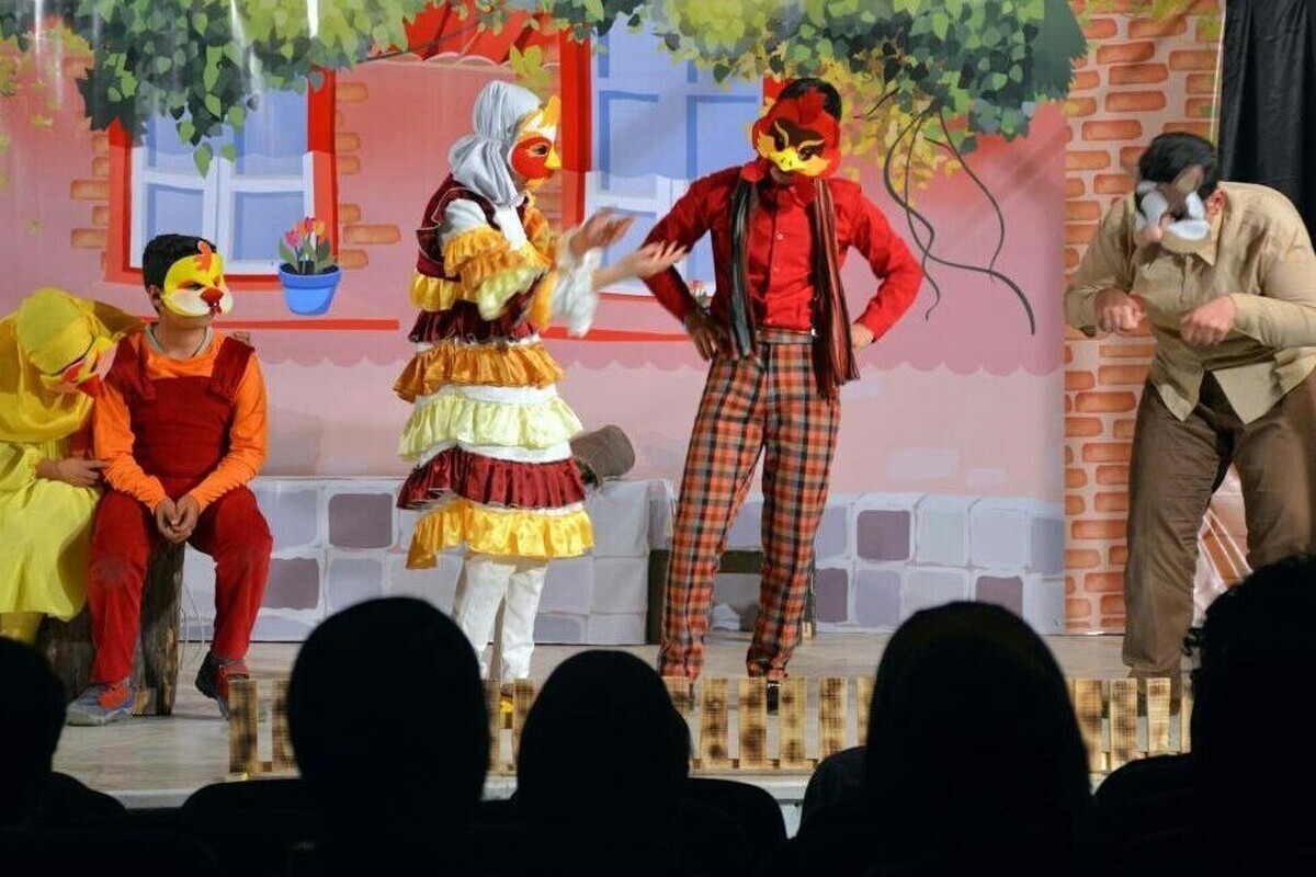 اعزام تماشاخانههای سیار به روستاهای استان همدان