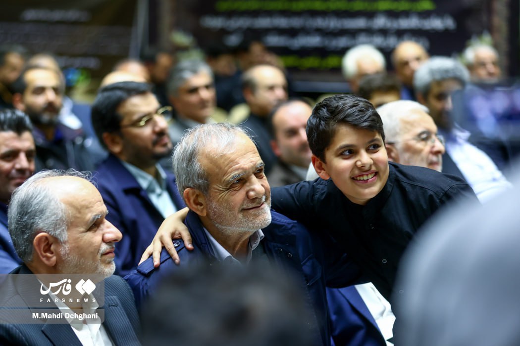 حضور شخصیت های سیاسی و کشوری در مراسم ترحیم خانوادۀ سقاب اصفهانی