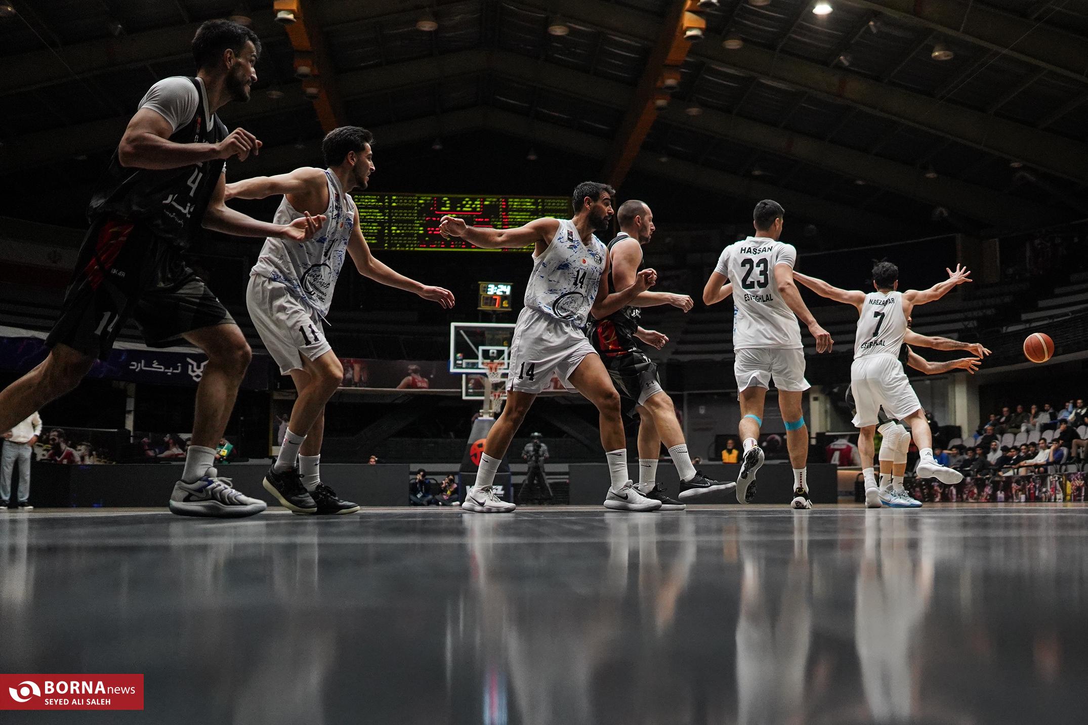 دیدار تیم‌های بسکتبال استقلال و گلنور