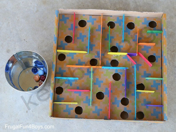 می‌خوای بدونی با جعبه کفش چه بازی می‌شه درست کرد؟