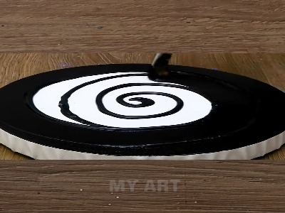 یک نقاشی رویایی از اعماق کوه