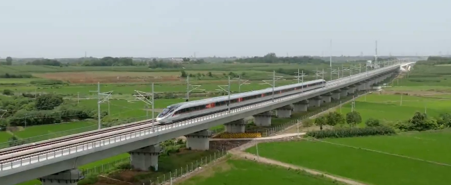 در پی توافق تاریخی قطر و عربستان؛ قطار برقی سریع‌السیر ریاض و دوحه را به هم متصل می‌کند