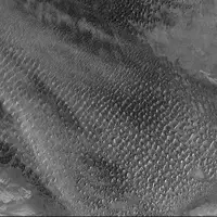 تپه‌های شنی آوازخوان و دریاچه‌های مرموز!