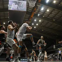 دیدار تیم‌های بسکتبال استقلال و گلنور