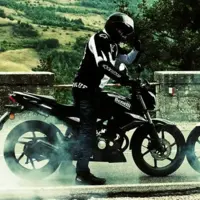 موتور بنلی TNT 15 ؛ مشخصات فنی و تجربه رانندگی