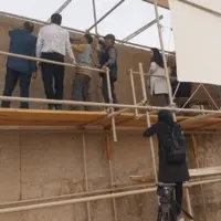 نمایش کتیبه سه‌زبانه داریوش اول در تخت جمشید