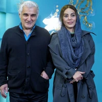 قاب عاشقانه مهدی هاشمی با همسر جوانش در یک مراسم