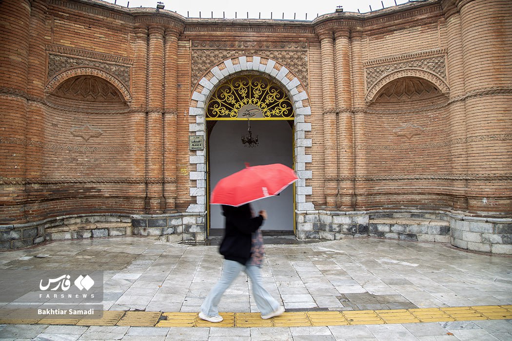 چتر باران بر سر مردم کردستان