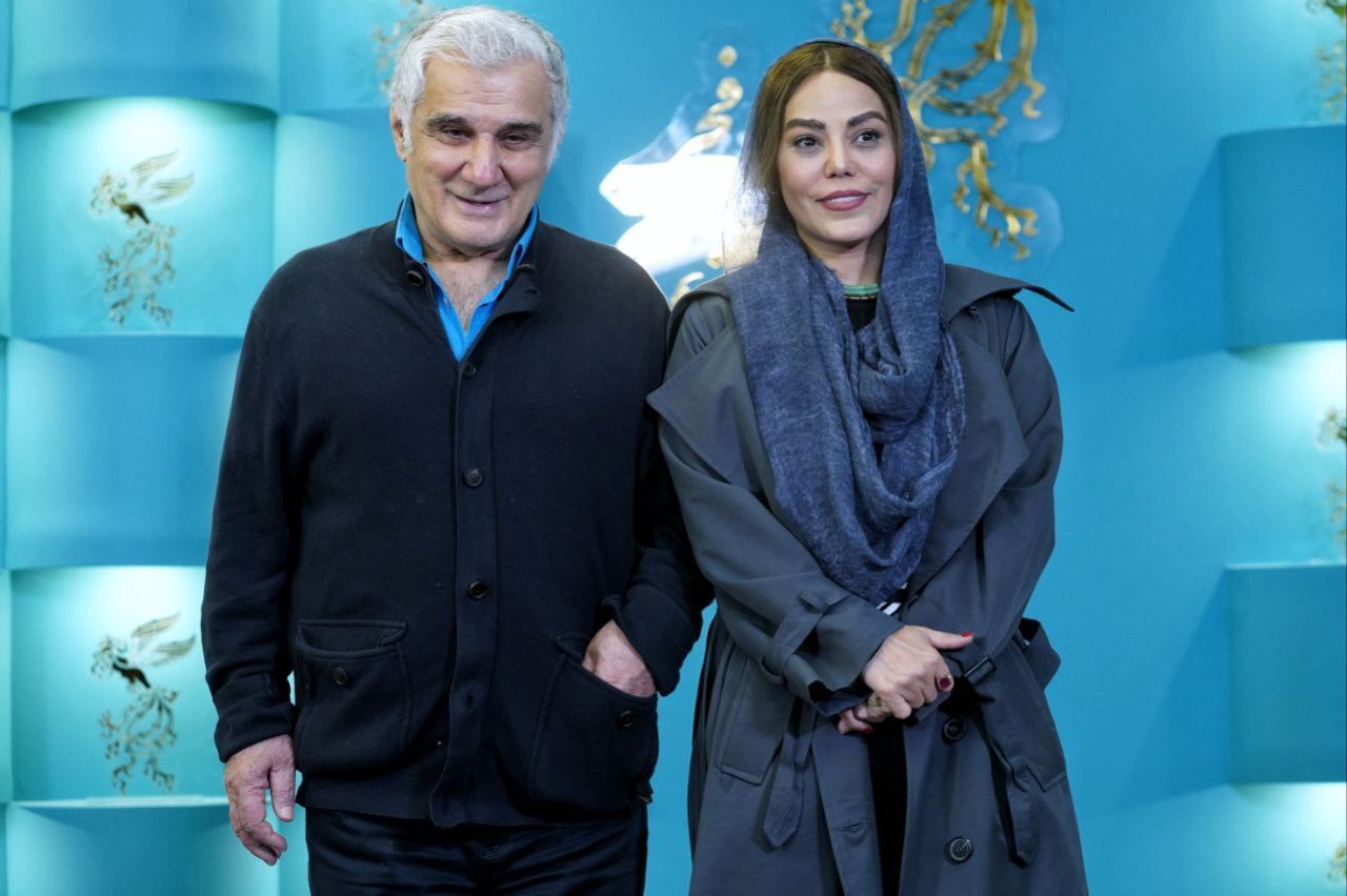 قاب عاشقانه مهدی هاشمی با همسر جوانش در یک مراسم