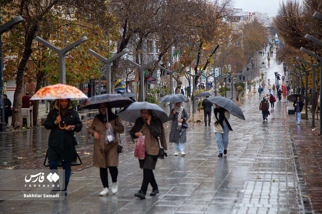 چتر باران بر سر مردم کردستان