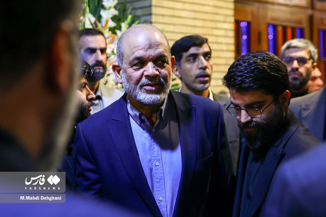 حضور شخصیت های سیاسی و کشوری در مراسم ترحیم خانوادۀ سقاب اصفهانی