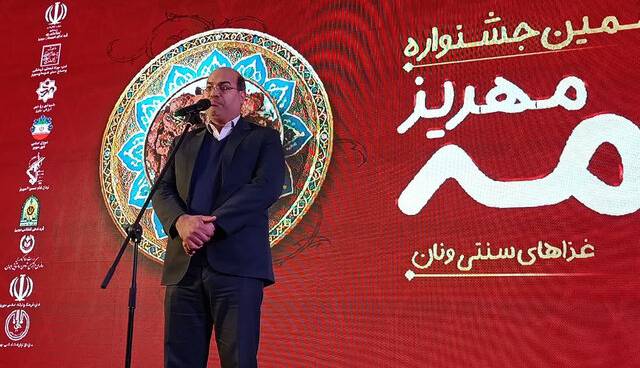 عکس/ ششمین جشنواره قورمه، غذاهای سنتی و نان مهریز آغاز شد